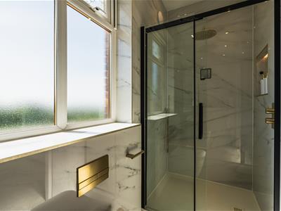 Master En-Suite Shower Room